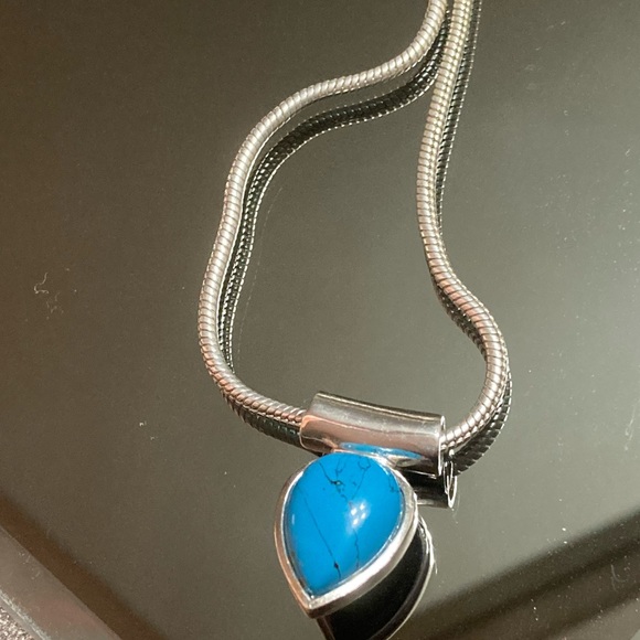 Reversible Pendant Necklace - Picture 3 of 9